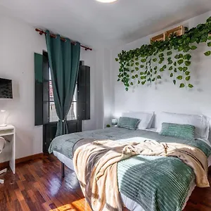 https://close-to-duomo-lovely-city-center-flat.italymilanhotels.net